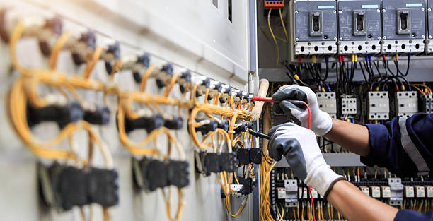 Professional Electrician technician working in Lakewood, WA